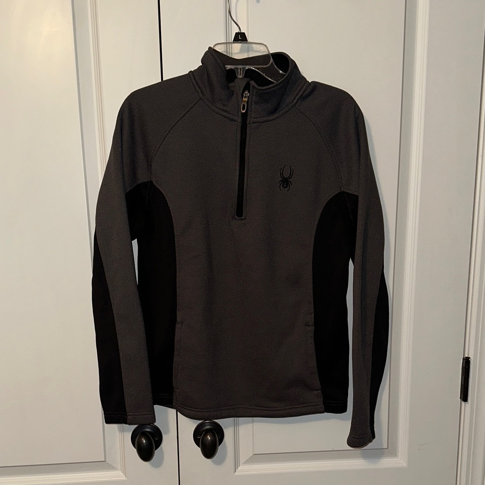Spyder Black and Gray Quarter-Zip Pullover. 2 front pockets. Very warm